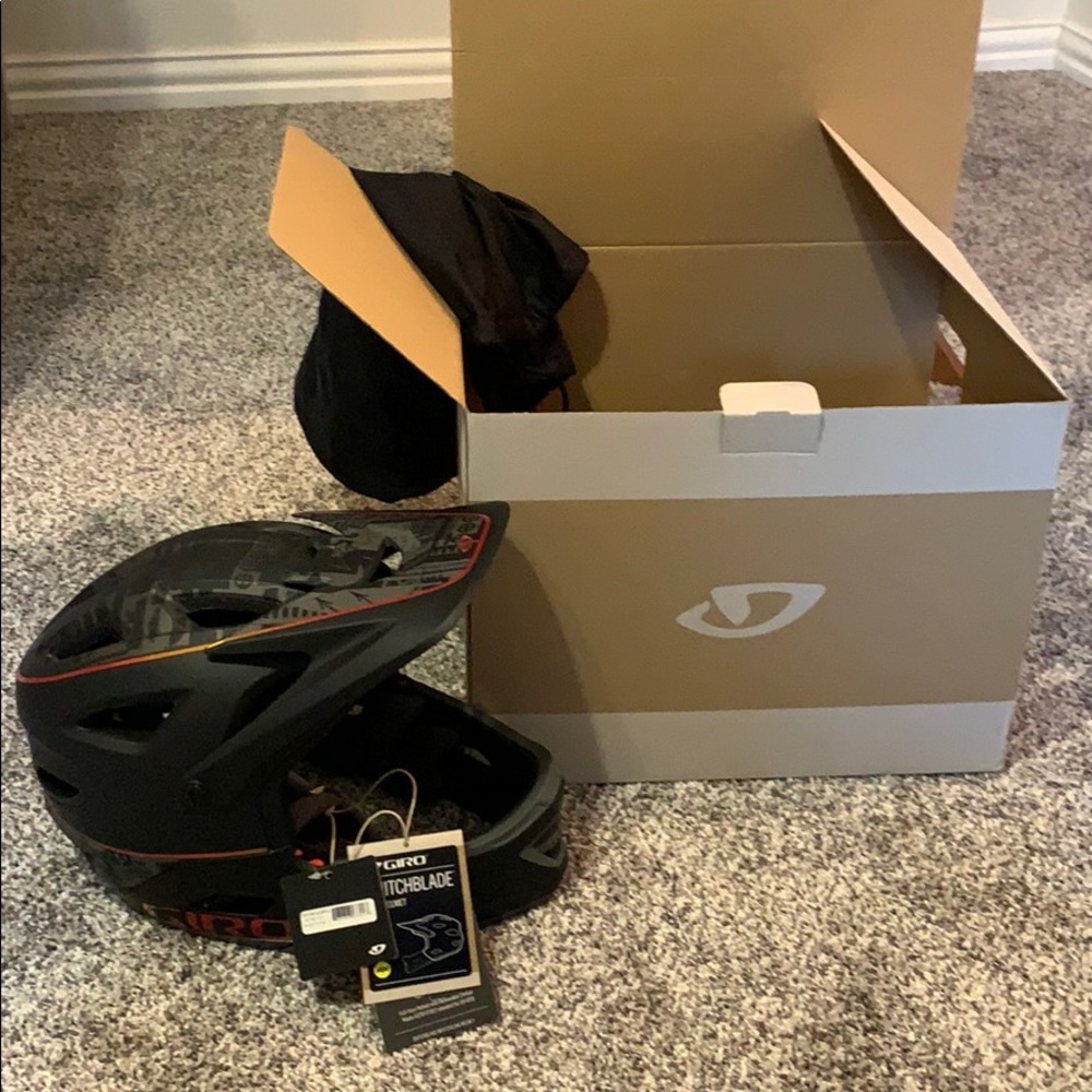 GIRO Switchblade MIPS adult MD Cycling Helmet